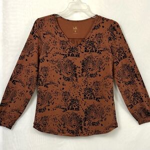 New Belle By Kim Gravel Long Sleeve Tiger Print V Neck Top / Small